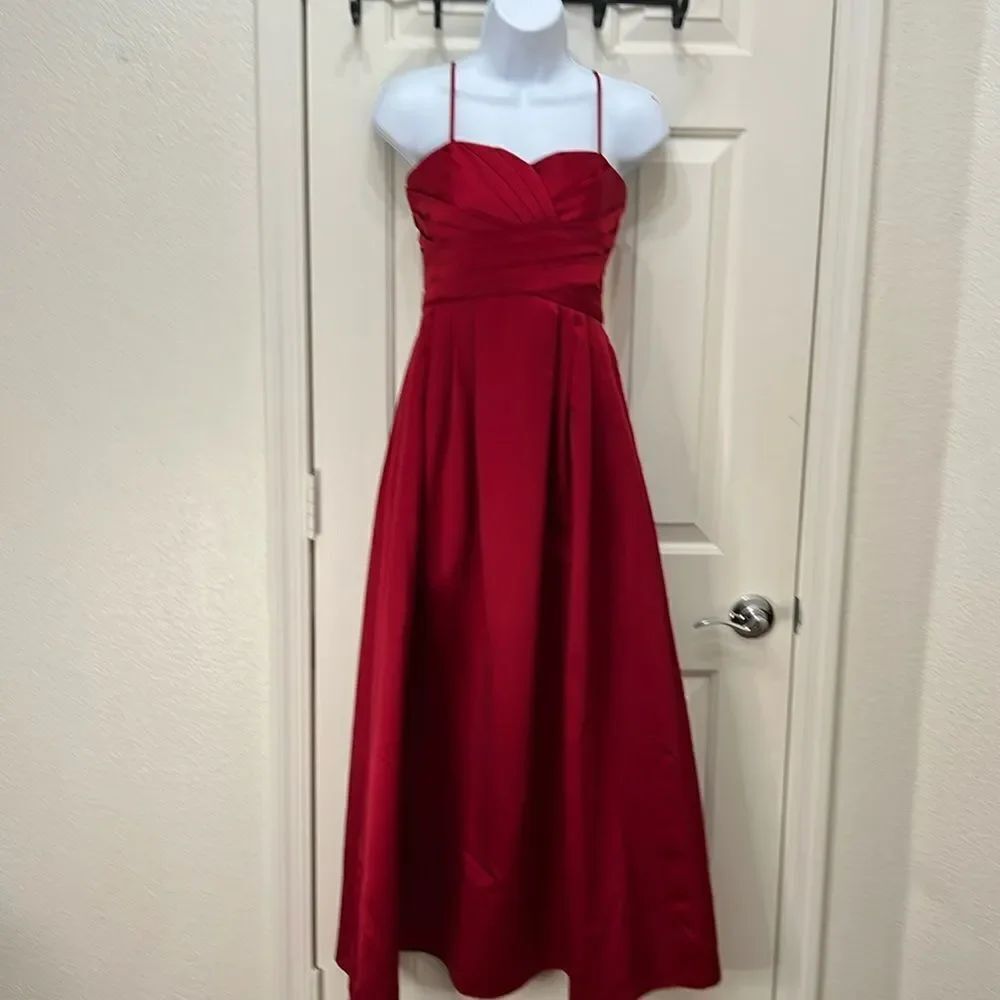 David’s Bridal Dress Girls 12 Apple Maroon Burgundy Red Ruched Spaghetti Strap